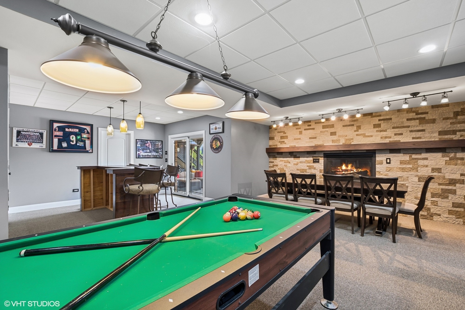 21490 English Circle