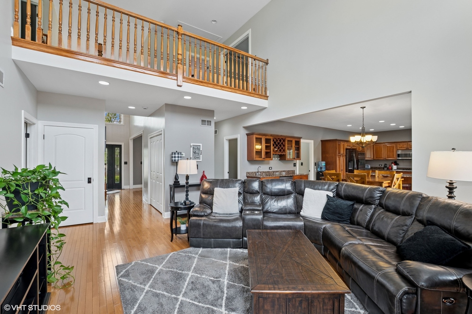 21490 English Circle