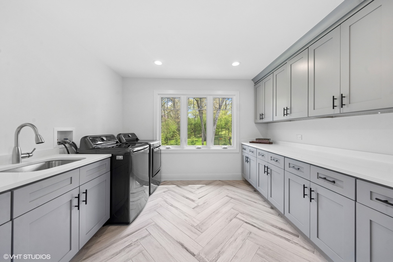 16 W Birchwood Avenue