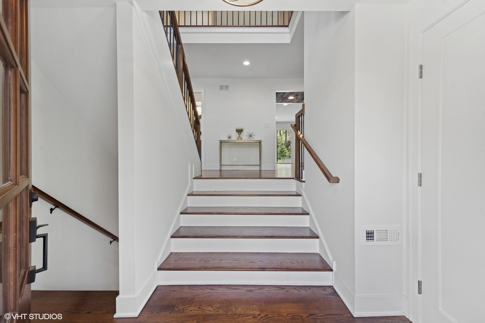 16 W Birchwood Avenue