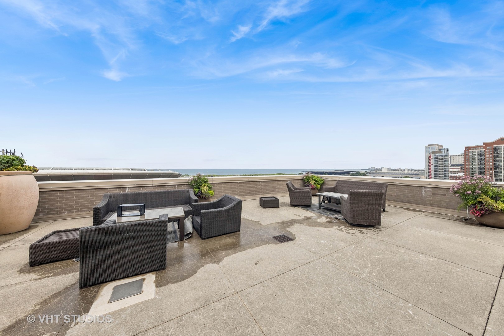 1515 S Prairie Avenue Unit: 1008