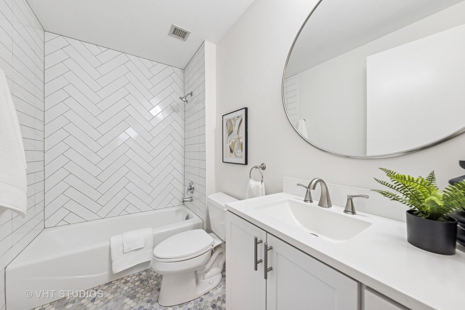 1515 S Prairie Avenue Unit: 1008