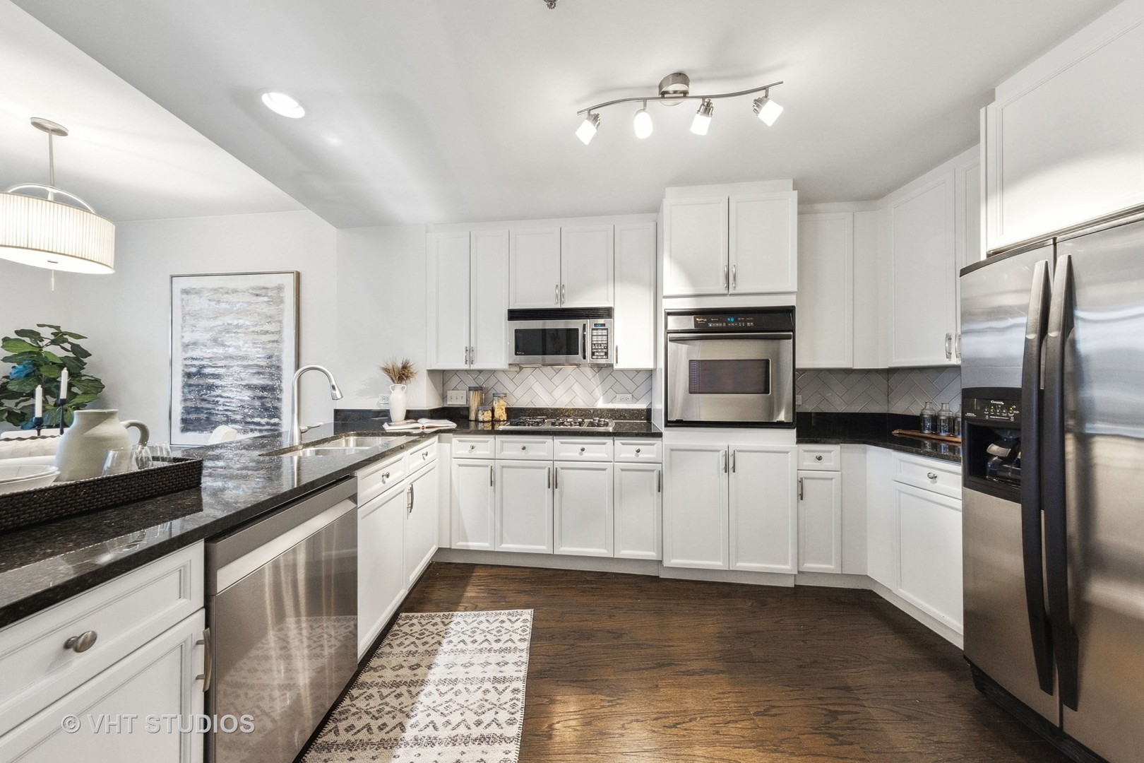 1515 S Prairie Avenue Unit: 1008