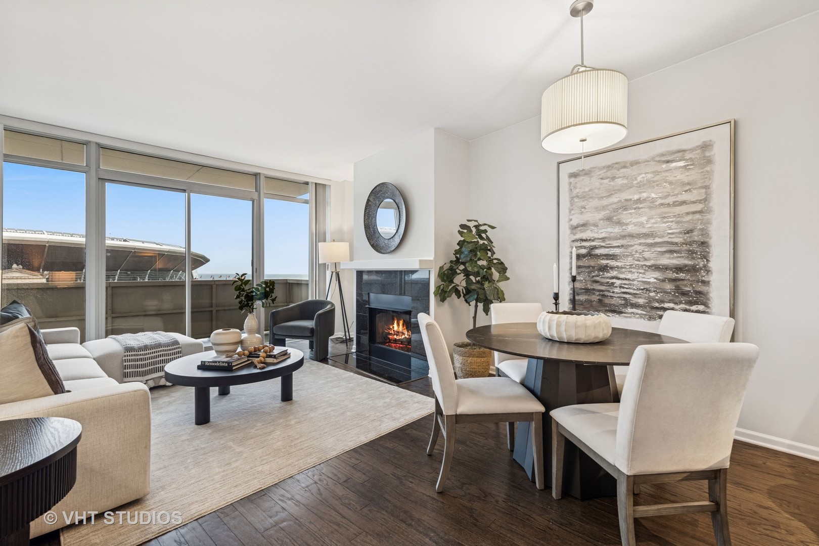 1515 S Prairie Avenue Unit: 1008