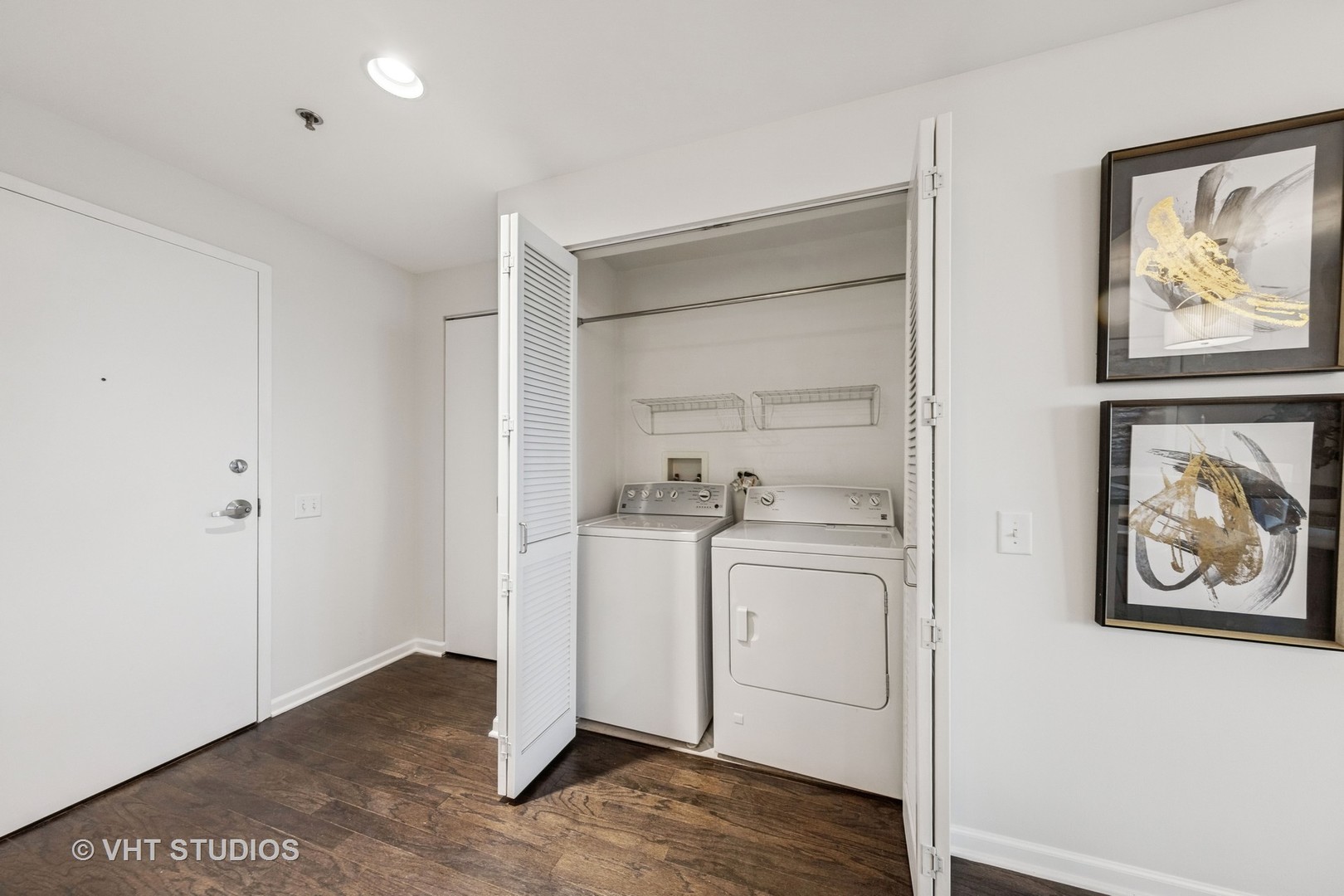 1515 S Prairie Avenue Unit: 1008
