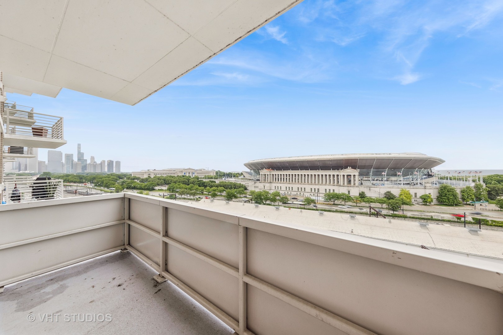 1515 S Prairie Avenue Unit: 1008