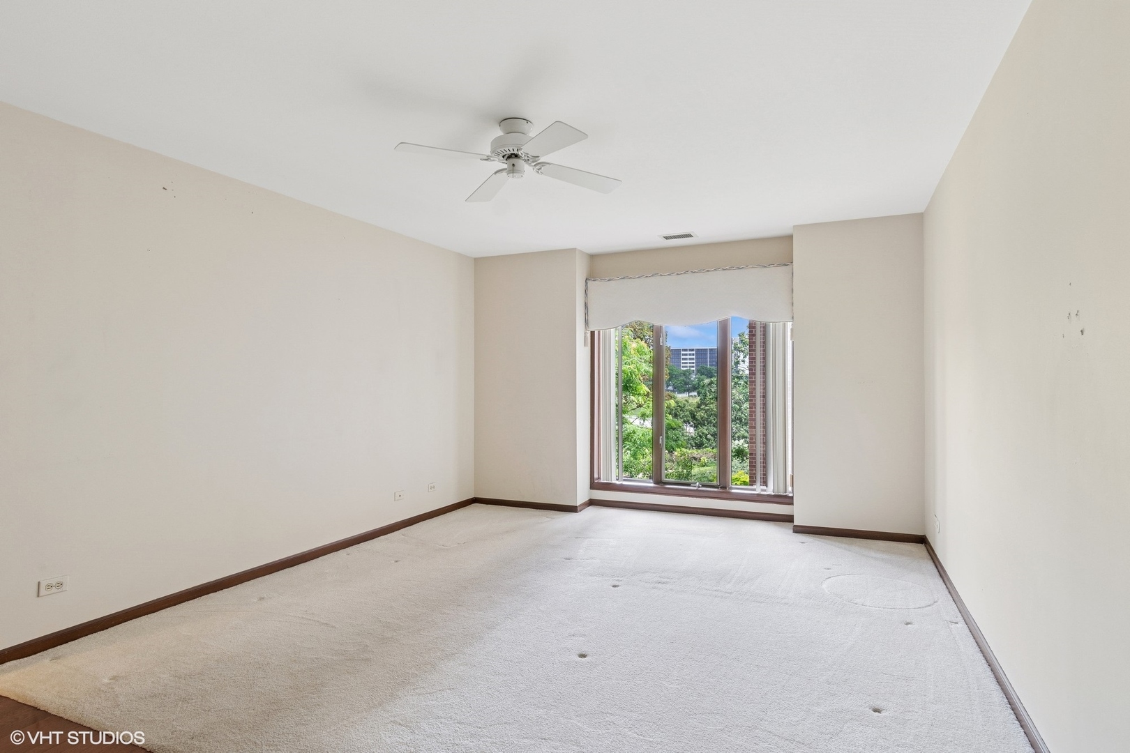 6 Oak Brook Club Drive Unit: K202