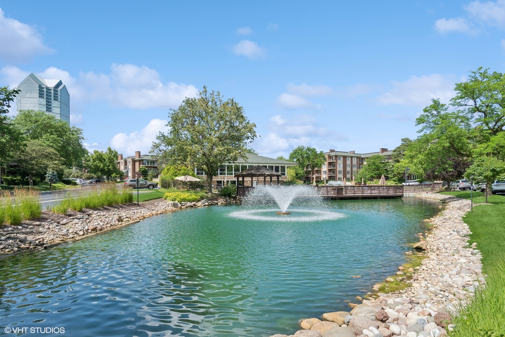 6 Oak Brook Club Drive Unit: K202