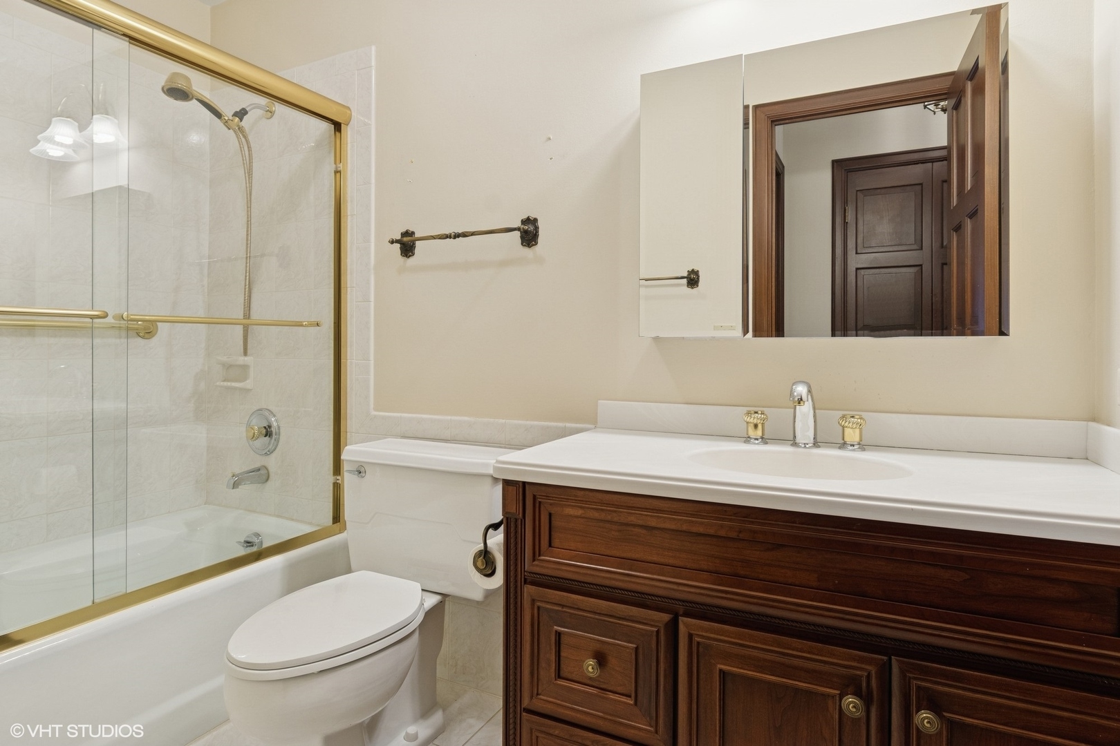6 Oak Brook Club Drive Unit: K202