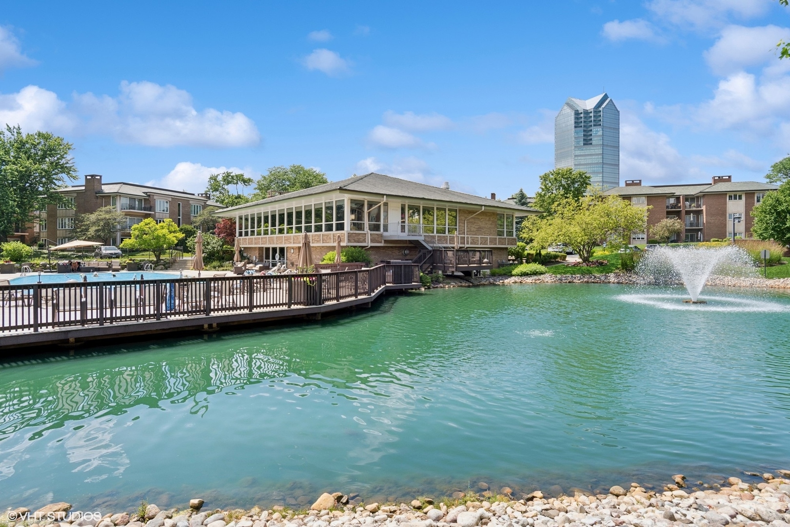 6 Oak Brook Club Drive Unit: K202