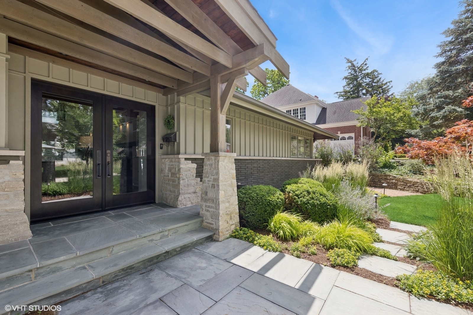 19 N STOUGH Street