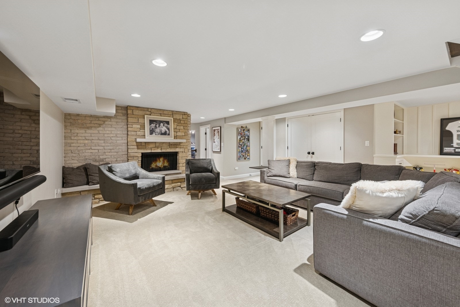 19 N STOUGH Street