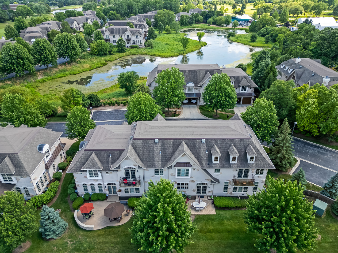 8 Willowcrest Drive