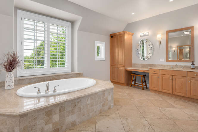 8 Willowcrest Drive