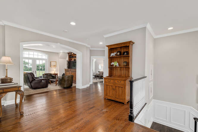 8 Willowcrest Drive