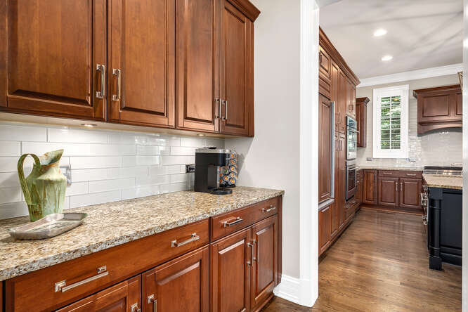 8 Willowcrest Drive
