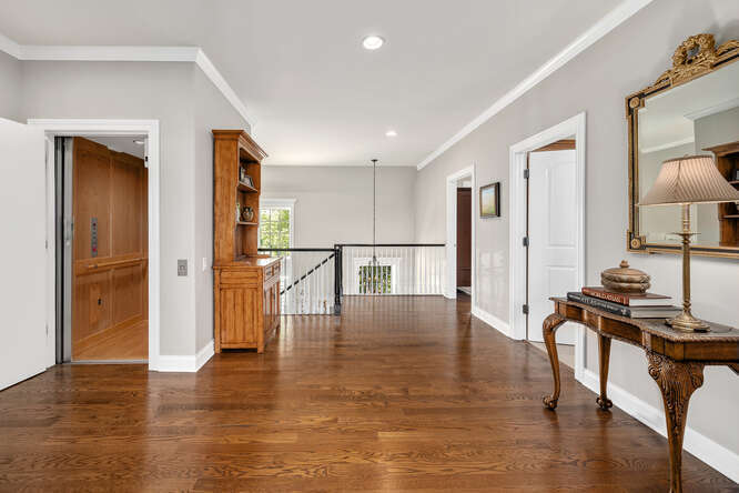 8 Willowcrest Drive
