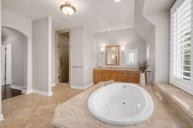 8 Willowcrest Drive
