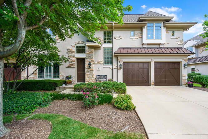 8 Willowcrest Drive
