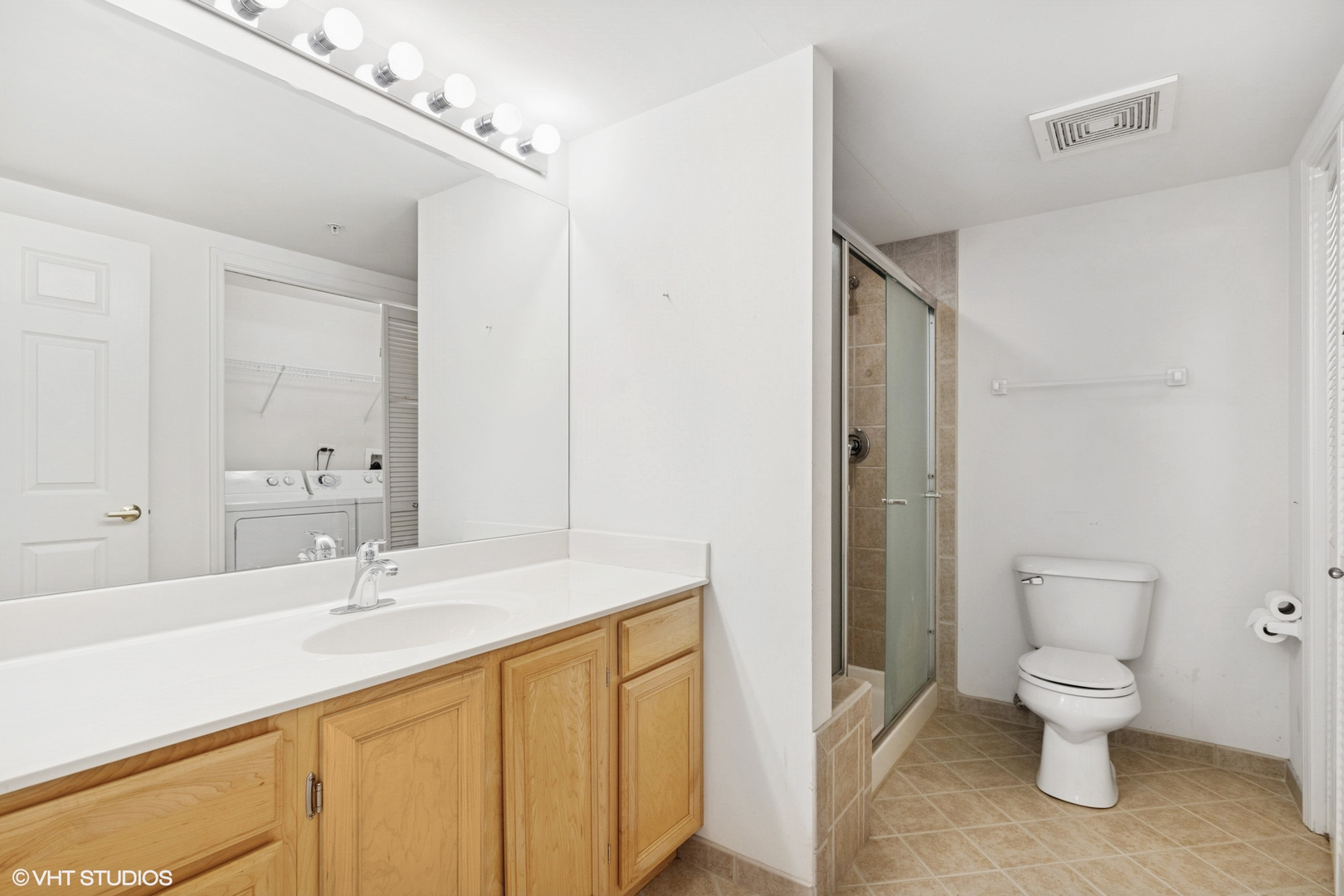 1 N Beacon Place Unit: 606