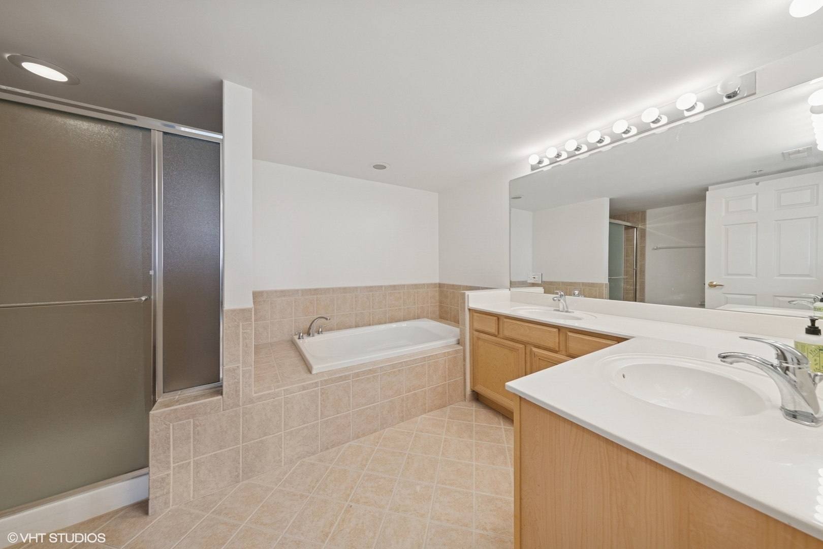 1 N Beacon Place Unit: 606