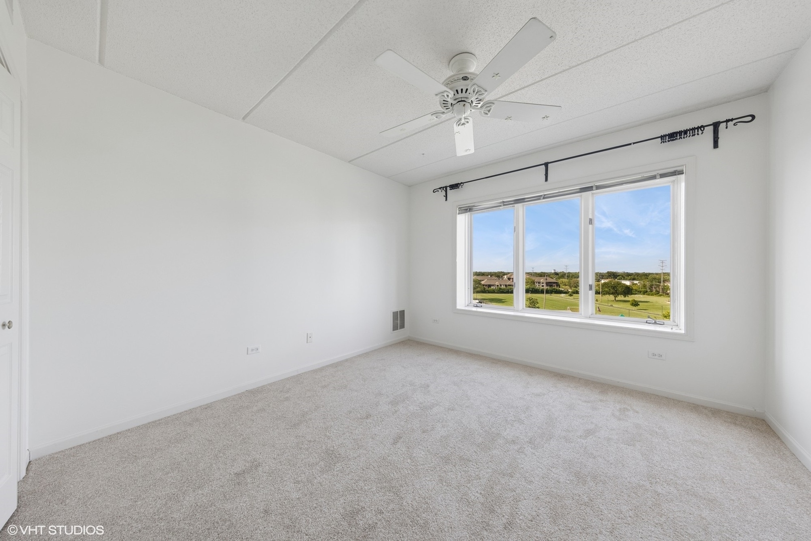 1 N Beacon Place Unit: 606
