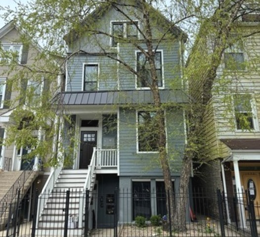 1040 W Roscoe Street Unit: G