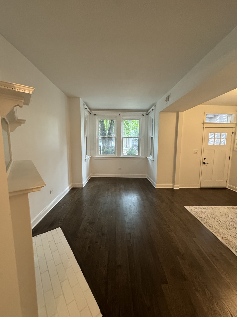 1040 W Roscoe Street Unit: G