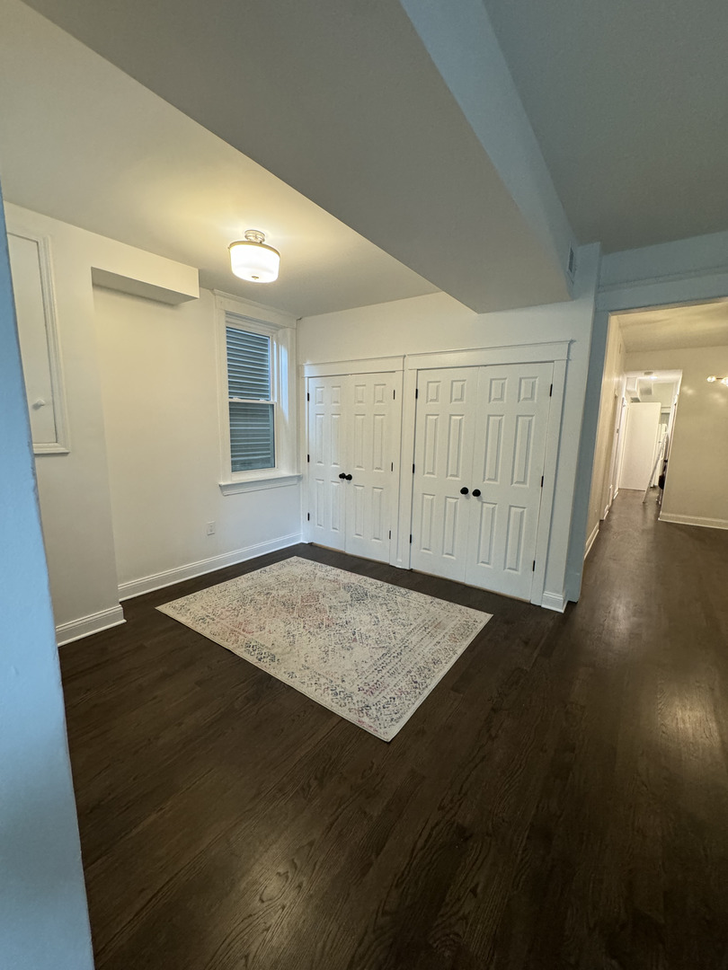 1040 W Roscoe Street Unit: G