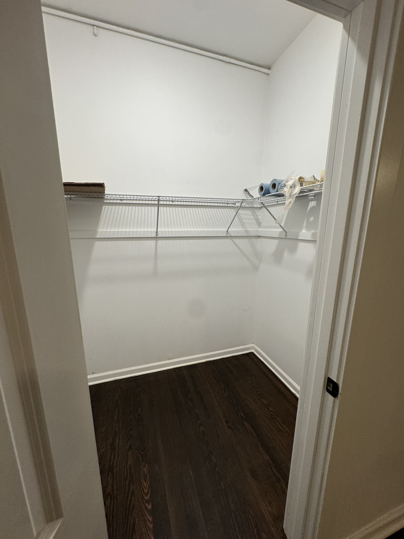 1040 W Roscoe Street Unit: G