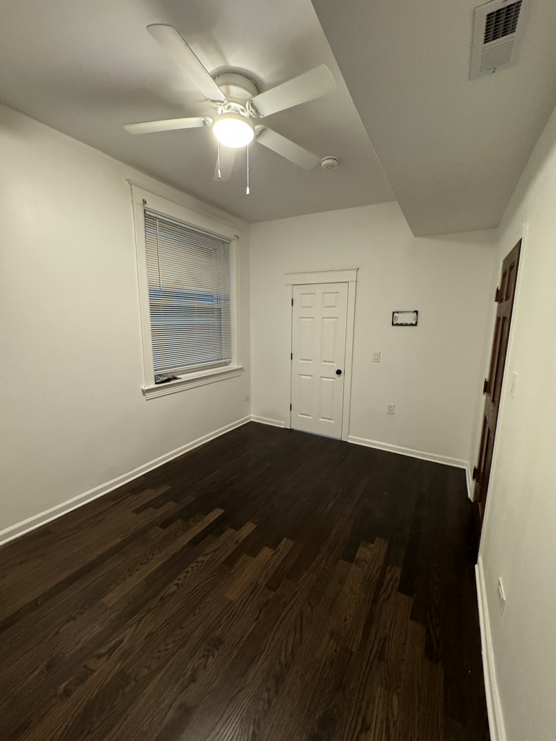 1040 W Roscoe Street Unit: G