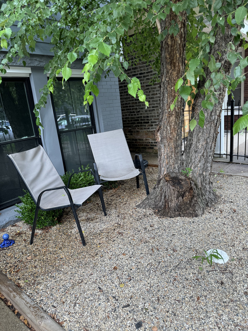 1040 W Roscoe Street Unit: G