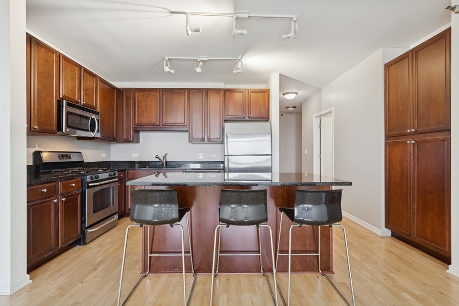 1255 S STATE Street Unit: 1010