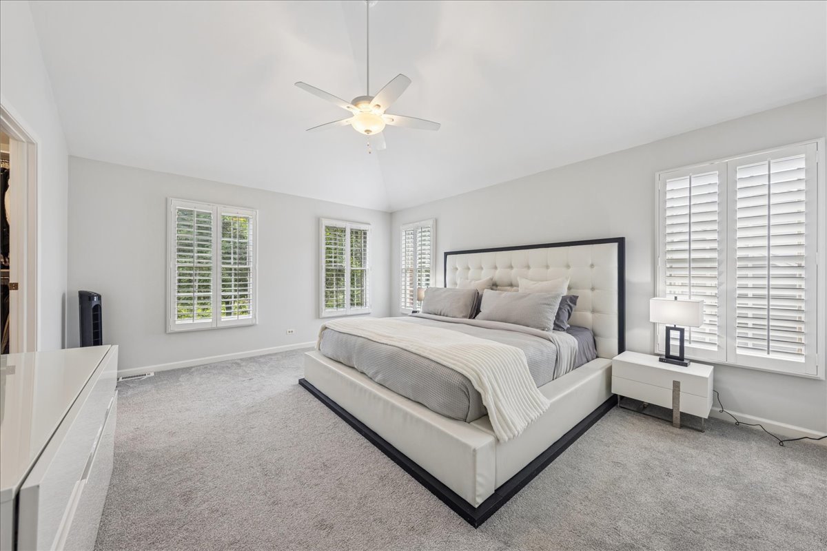 221 Meadowbrook Lane