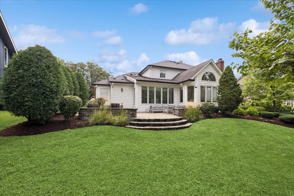 221 Meadowbrook Lane