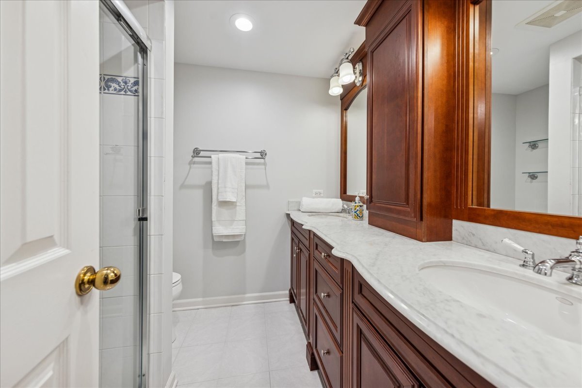 221 Meadowbrook Lane