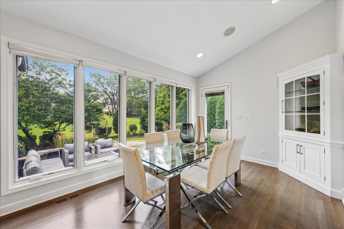 221 Meadowbrook Lane