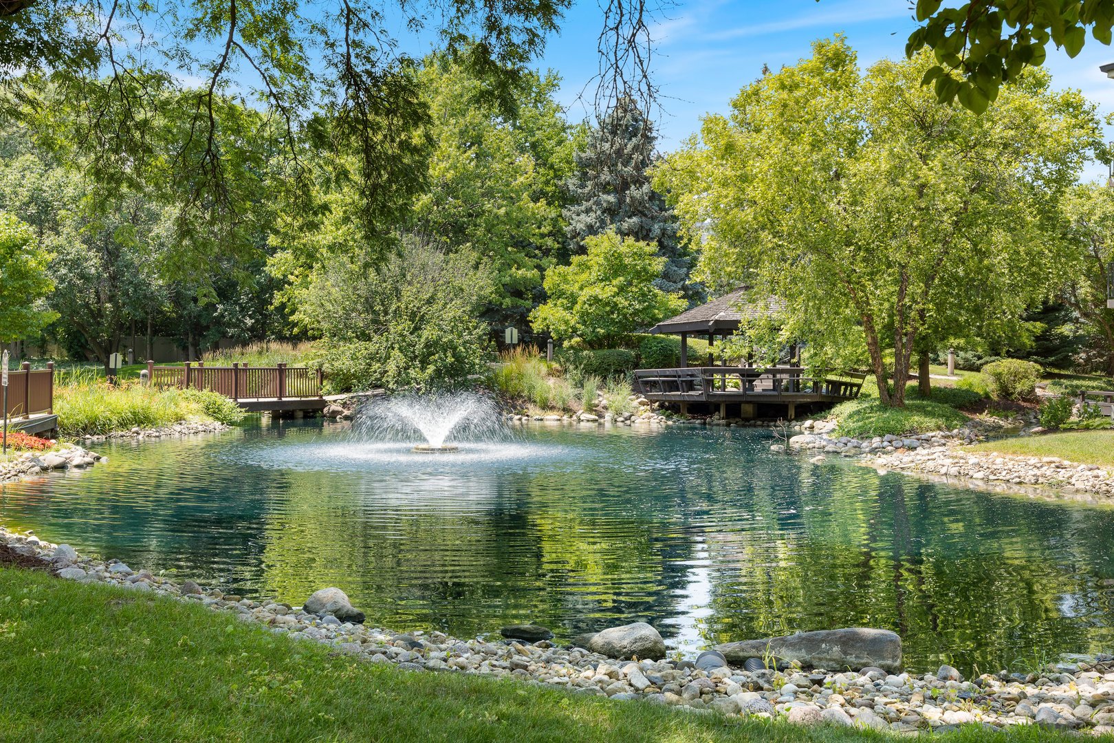 2 Oakbrook Club Drive Unit: B207