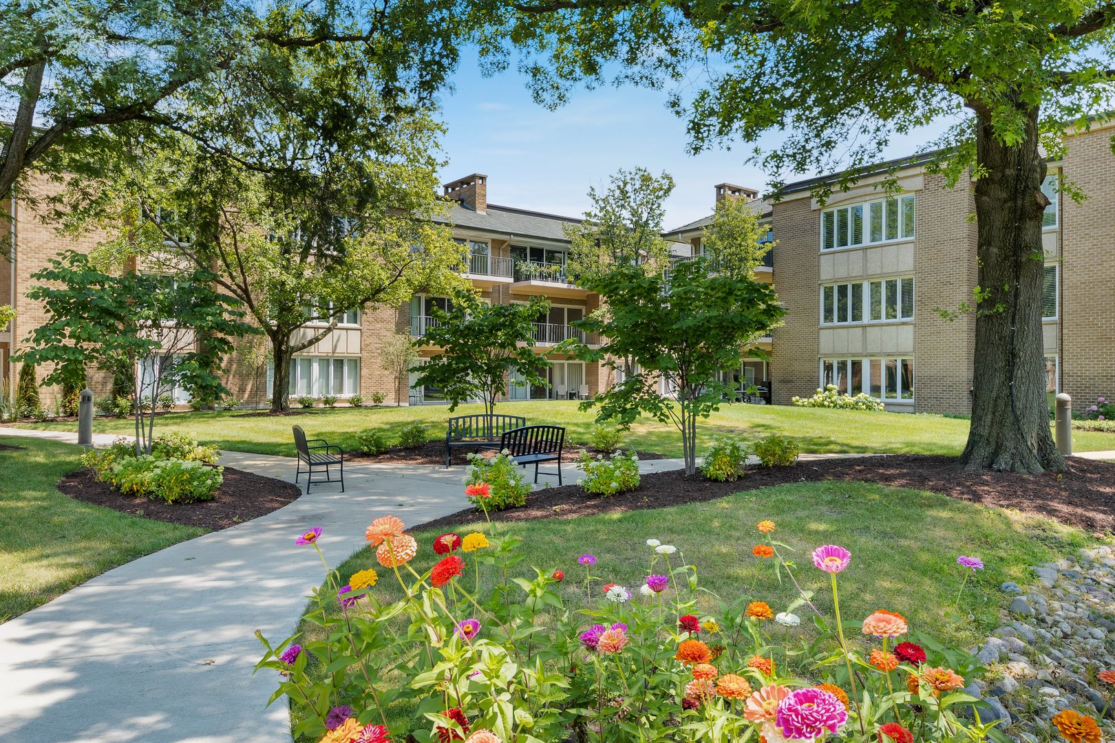 2 Oakbrook Club Drive Unit: B207