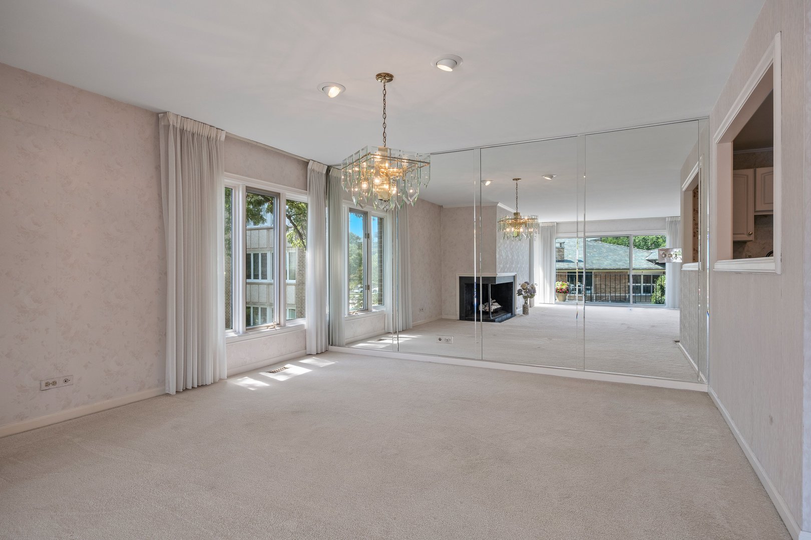 2 Oakbrook Club Drive Unit: B207