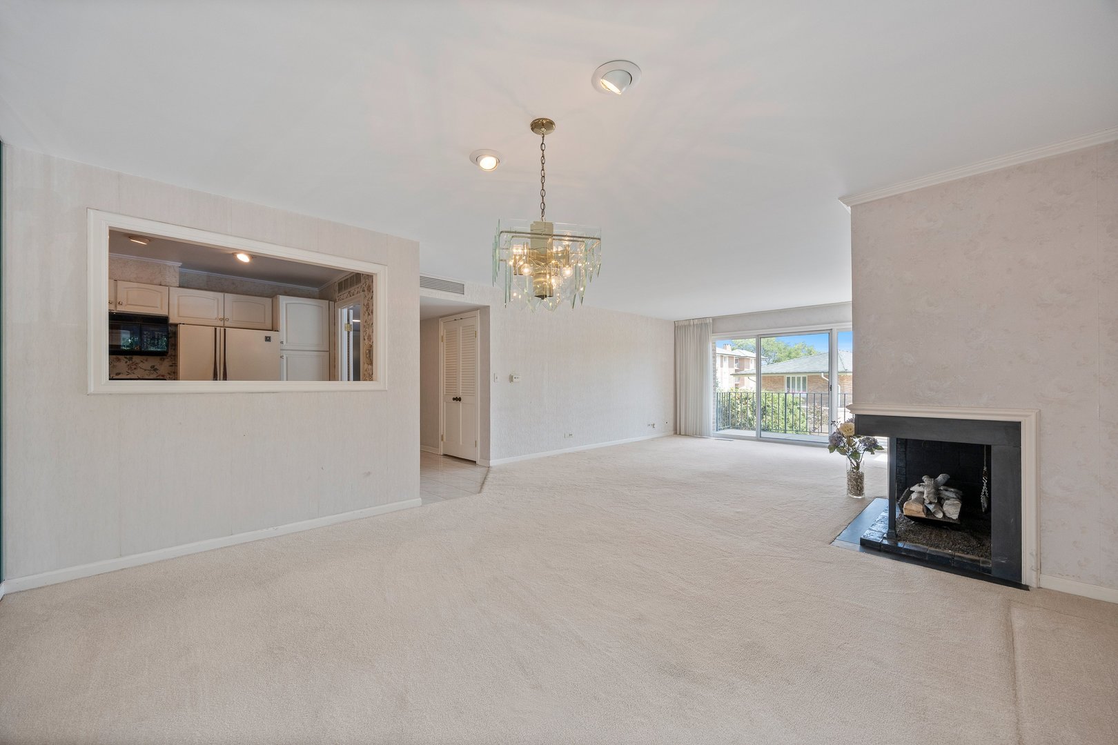 2 Oakbrook Club Drive Unit: B207