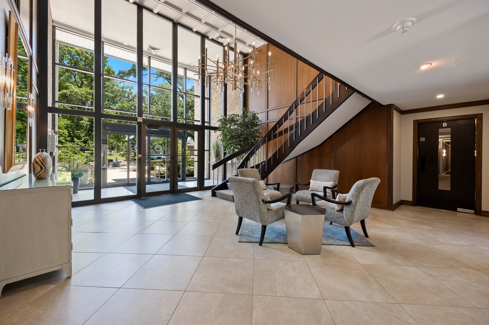2 Oakbrook Club Drive Unit: B207