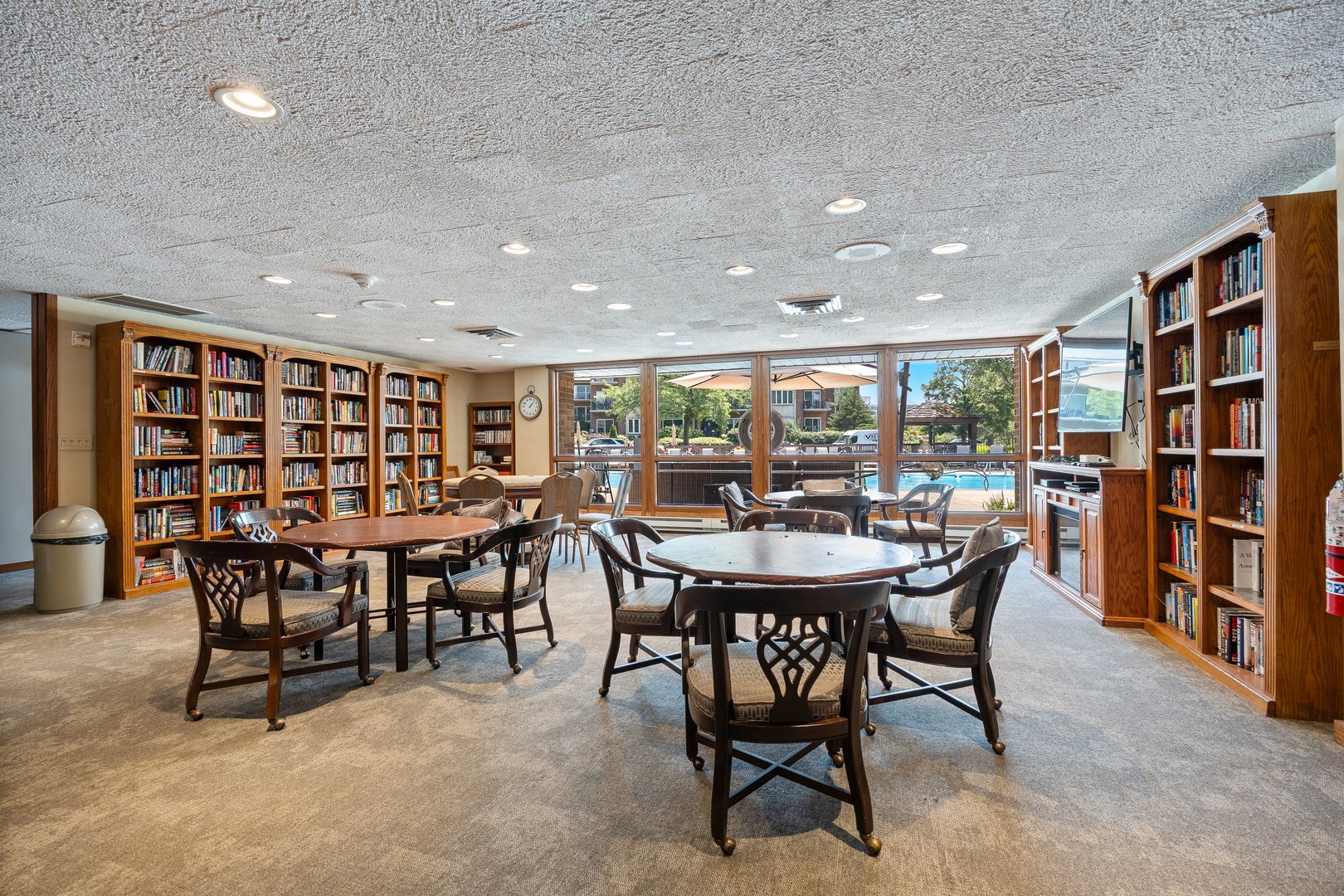 2 Oakbrook Club Drive Unit: B207