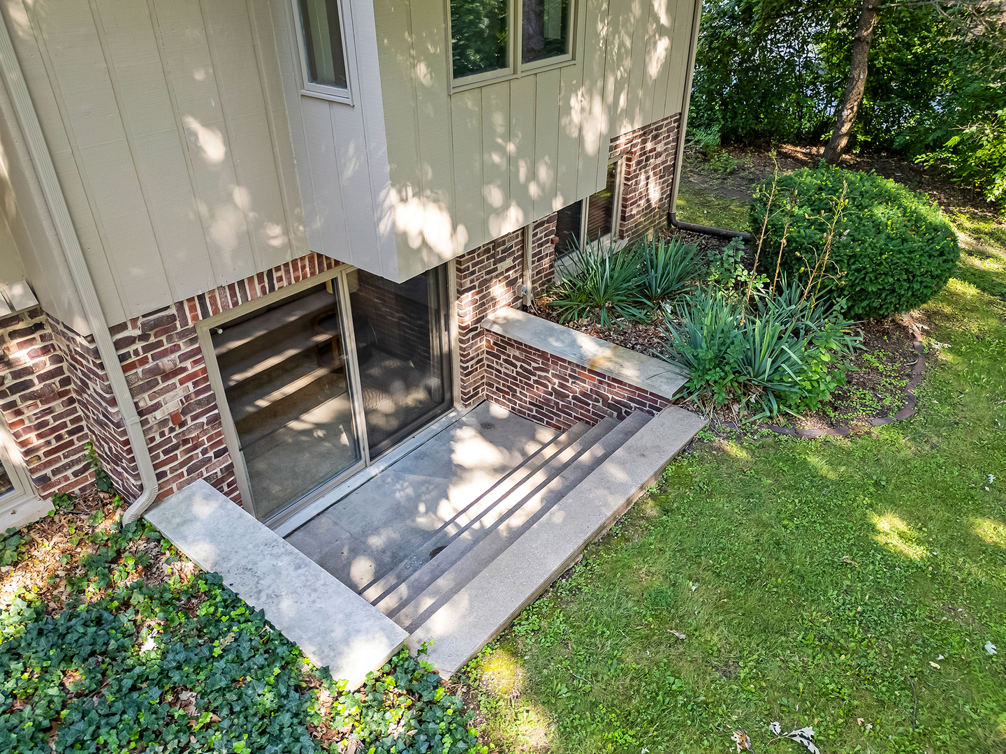 8141 Ridgepointe Drive