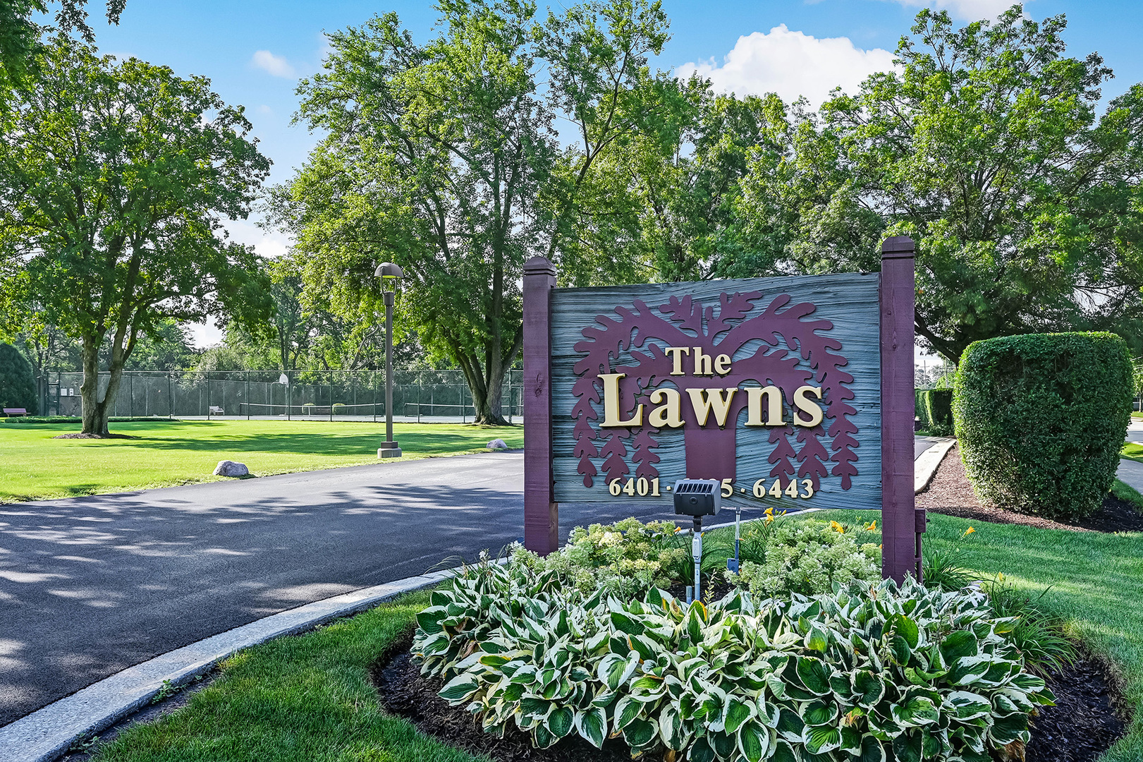 6401 Clarendon Hills Road Unit: 207