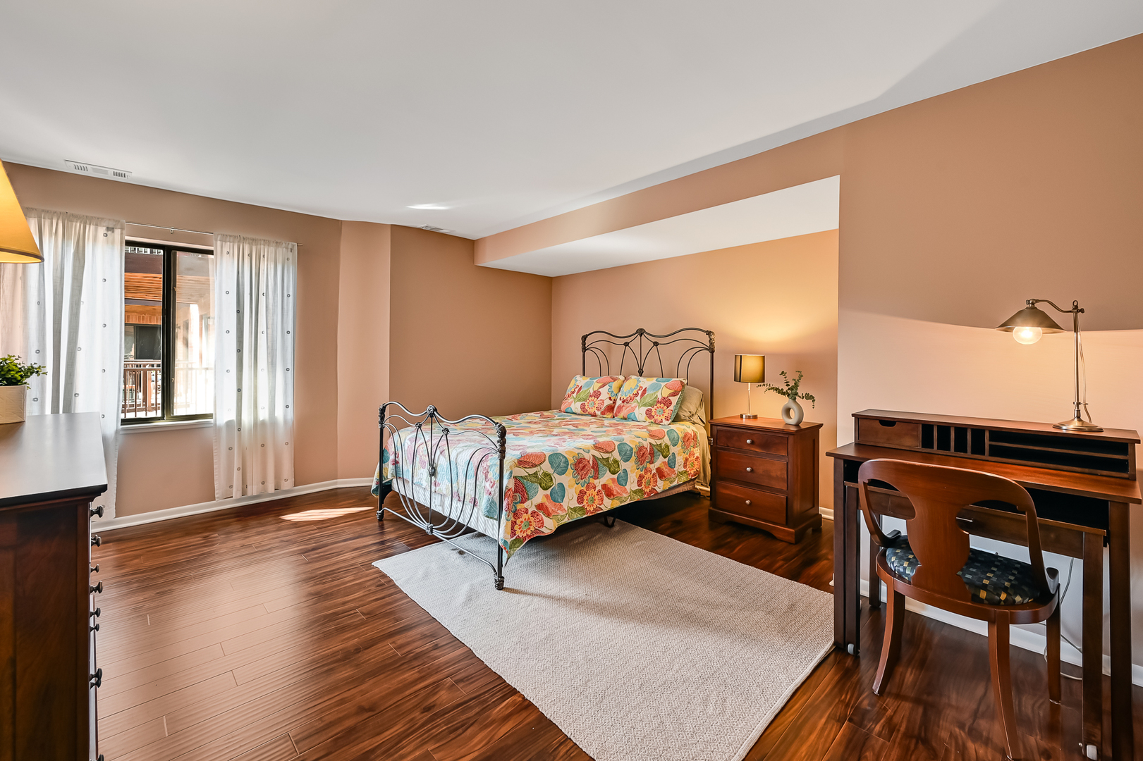 6401 Clarendon Hills Road Unit: 207
