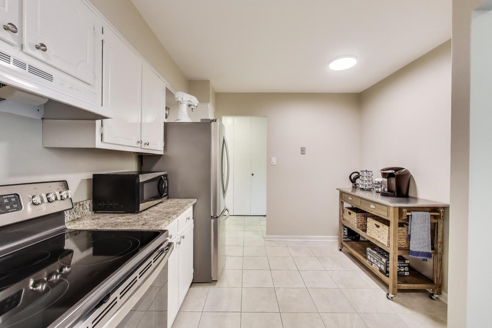 4224 Saratoga Avenue Unit: J110