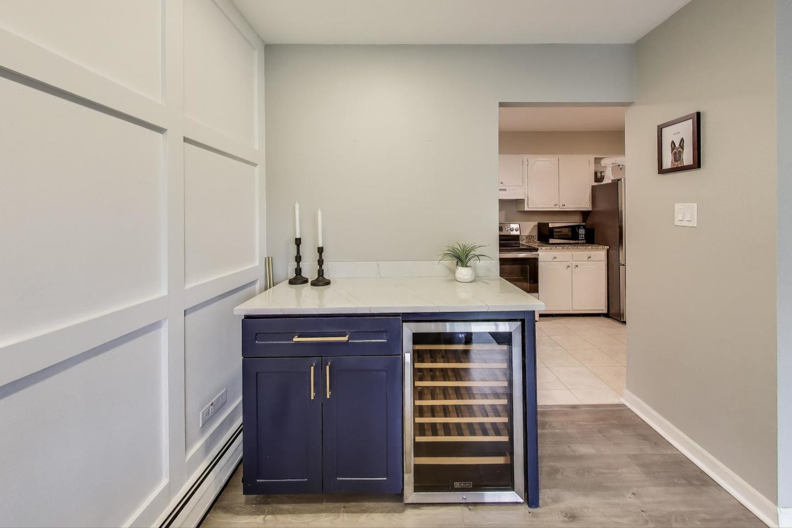4224 Saratoga Avenue Unit: J110