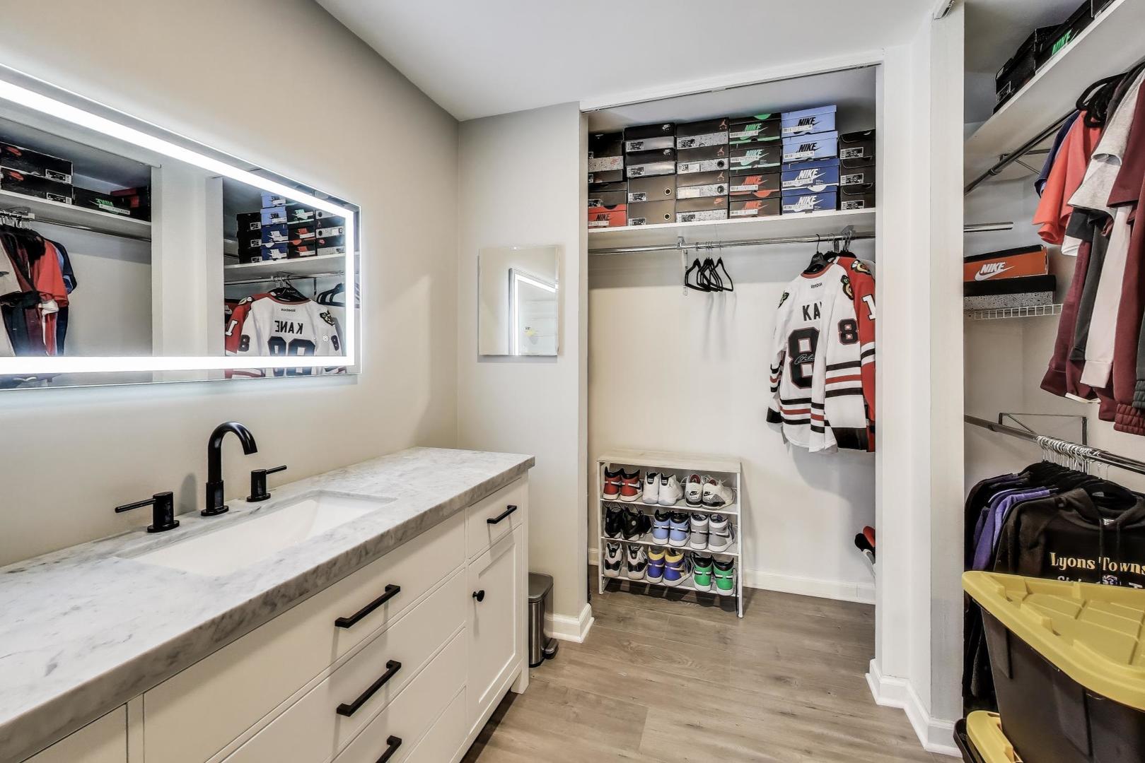 4224 Saratoga Avenue Unit: J110