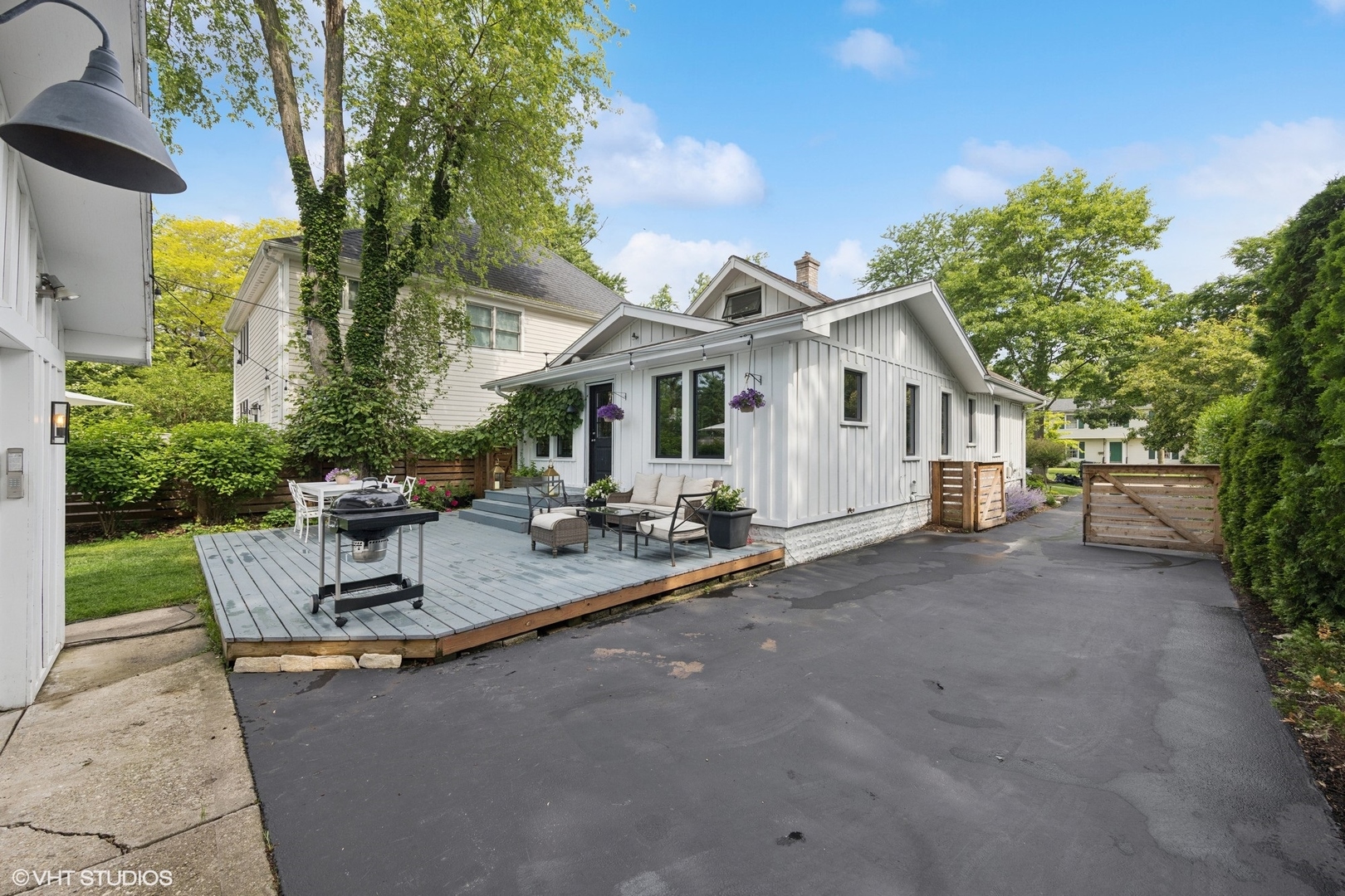 291 Oak Street